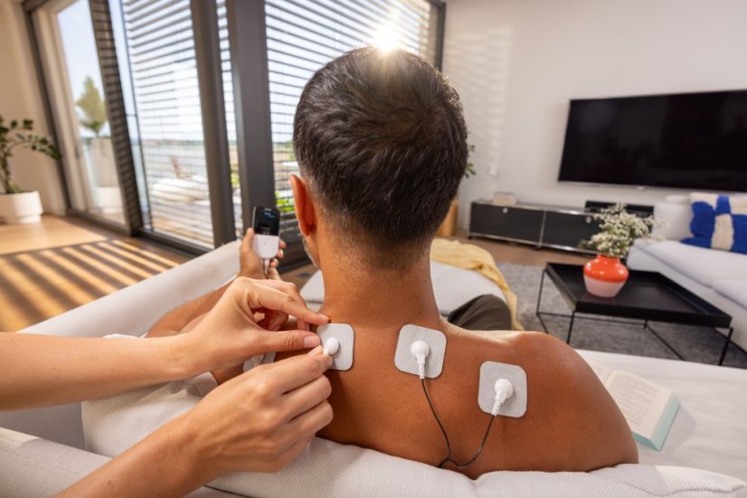 Digitálny elektrostimulátor TENS/EMS BEURER EM 56