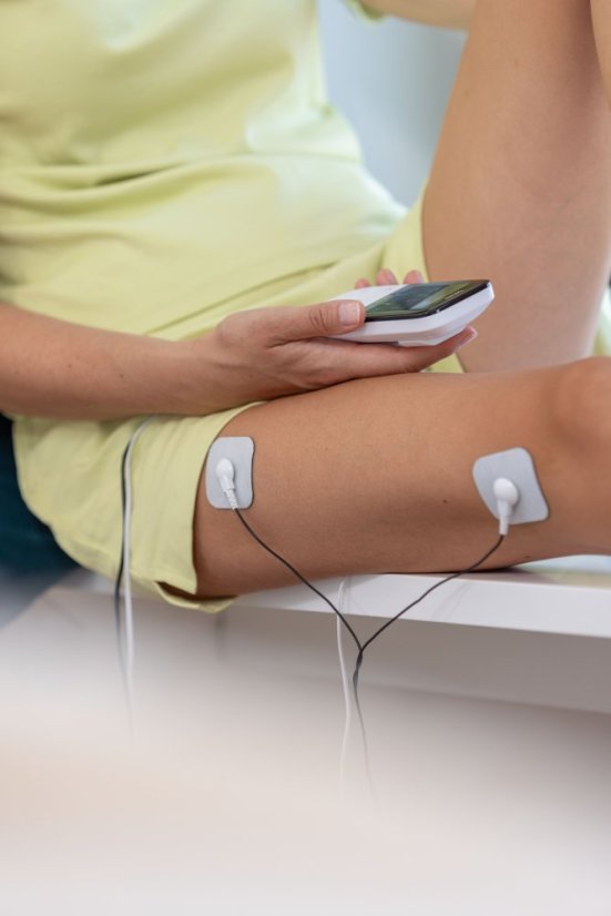 Digitálny elektrostimulátor TENS/EMS BEURER EM 56